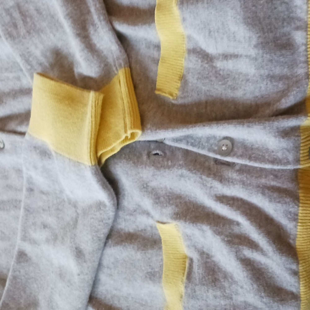 Old Navy Gray and Yellow Sweater - Picture 5 of 6